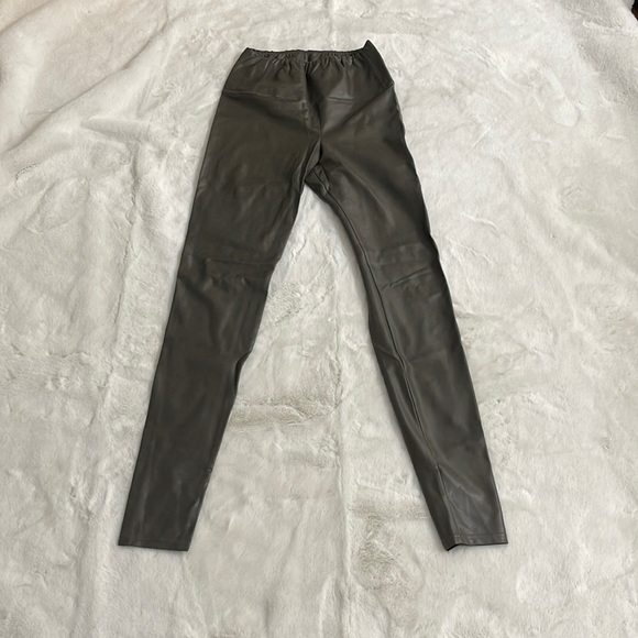 Aritzia Wilfred Free Daria Legging - Picture 1 of 2